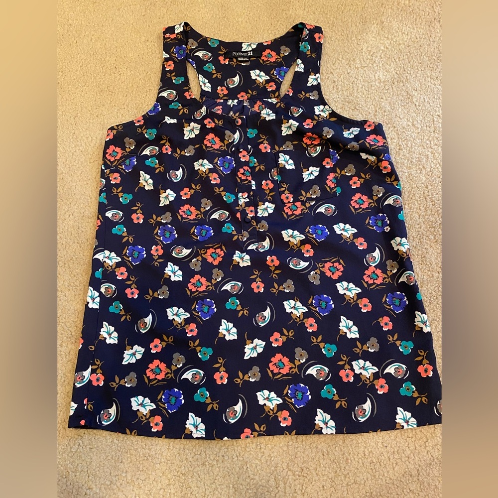 Forever 21 floral blouse navy blue razor back pocket buttons ladies small